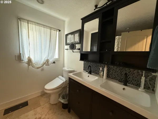 $524,000 | 70407 Schumacher Road, Rainier, OR 97048