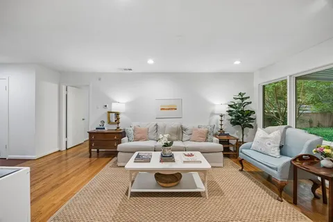 $585,000 | 6418 Dunstan Lane, Dallas, TX 75214