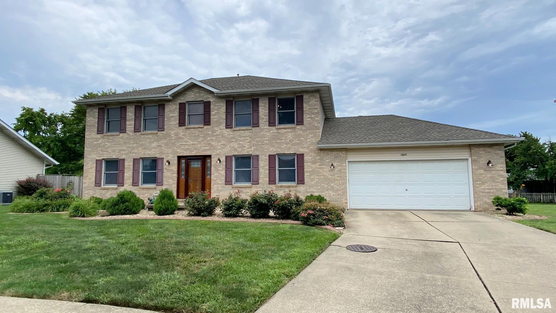 1828 Hunter Ridge Drive Springfield, IL 62704 - Photo 1 of 22 Gallery Image 1
