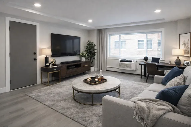 $2,400 | 6747 North Olmsted Avenue, Unit 1A, Chicago, IL 60631