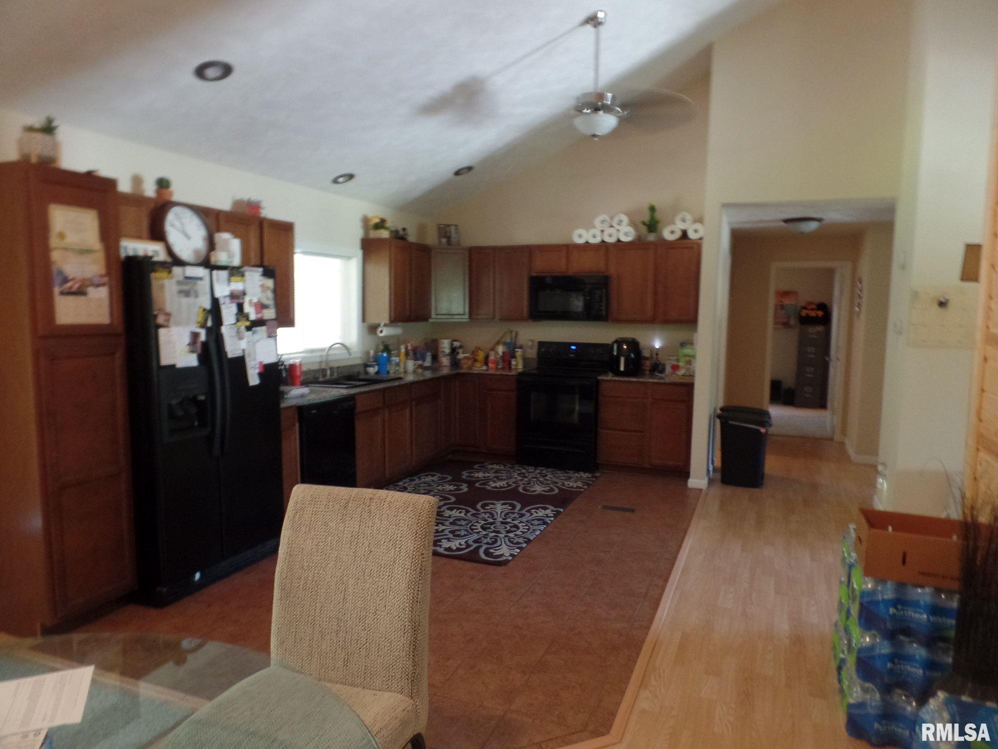 11875 Trolley Line Road Marion, IL 62959 - Photo 7 of 22