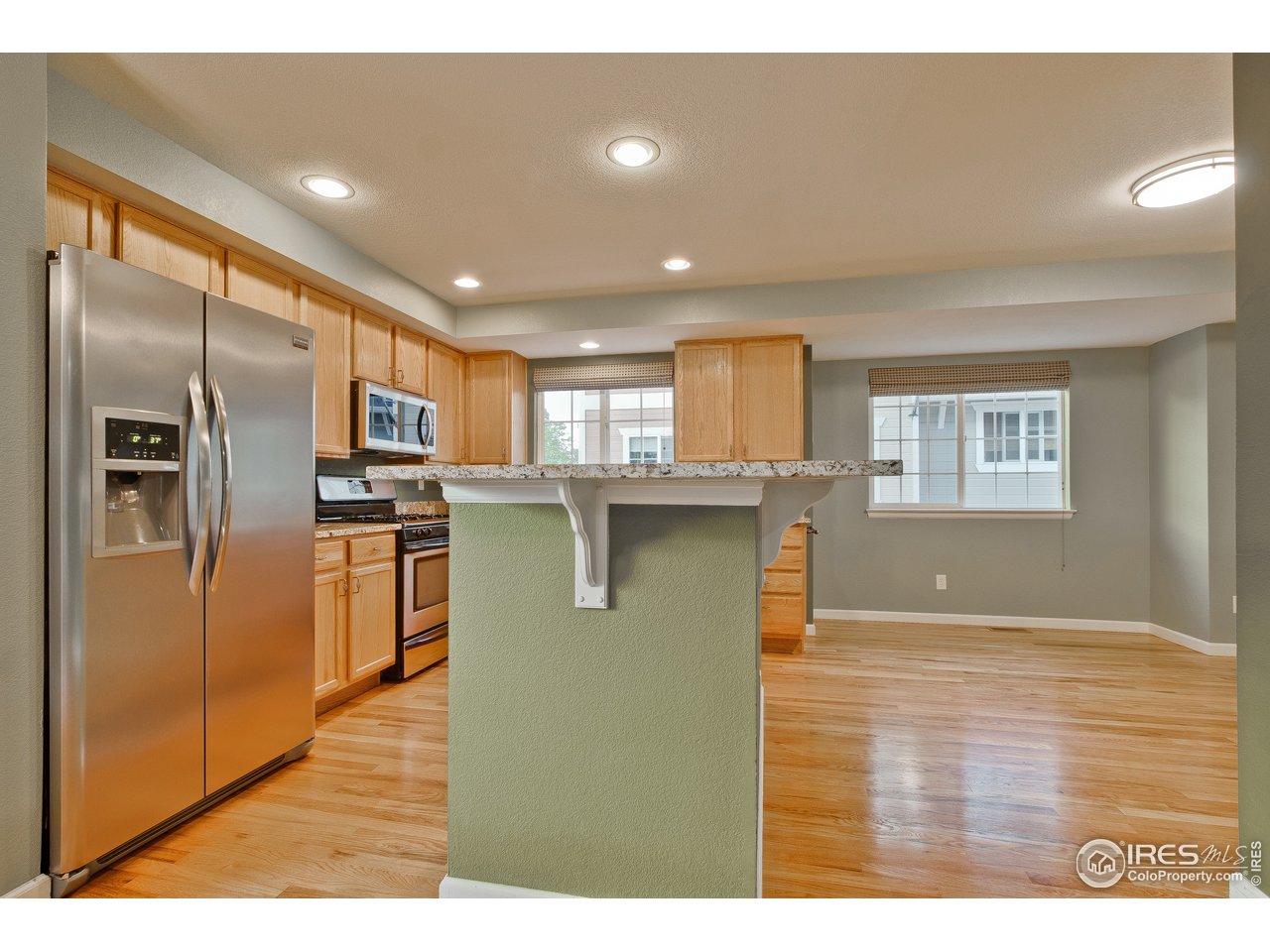 4112 Riley Drive Longmont, CO 80503 - Photo 9 of 28 Kitchen