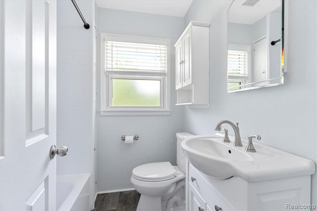 25952 Power Road Farmington Hills, MI 48336 - Photo 15 of 23