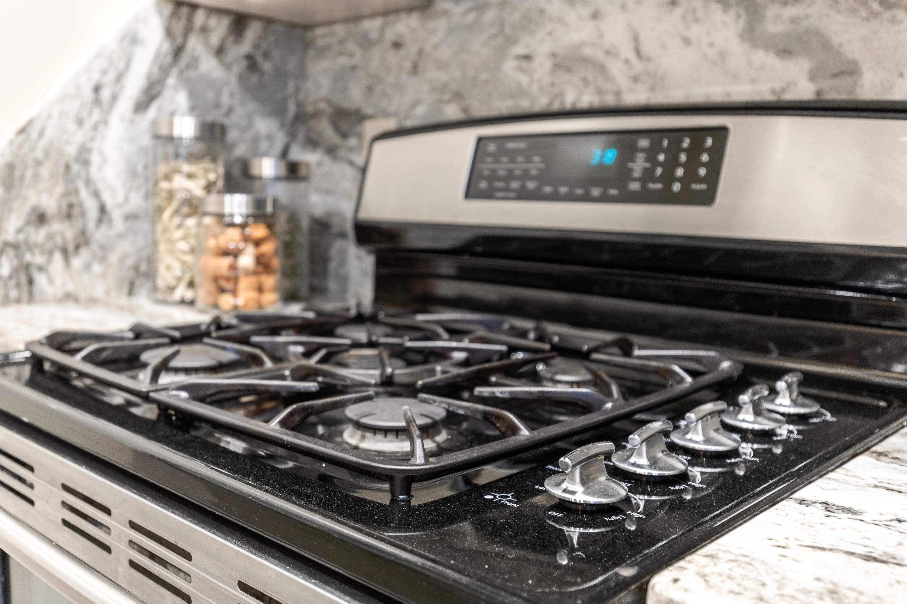 590 Rutledge Avenue, Unit A Charleston, SC 29403 - Photo 8 of 25 Gas stove