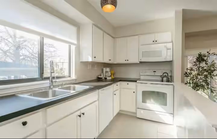 549 University Avenue Rochester, NY 14607 - Photo 6 of 13