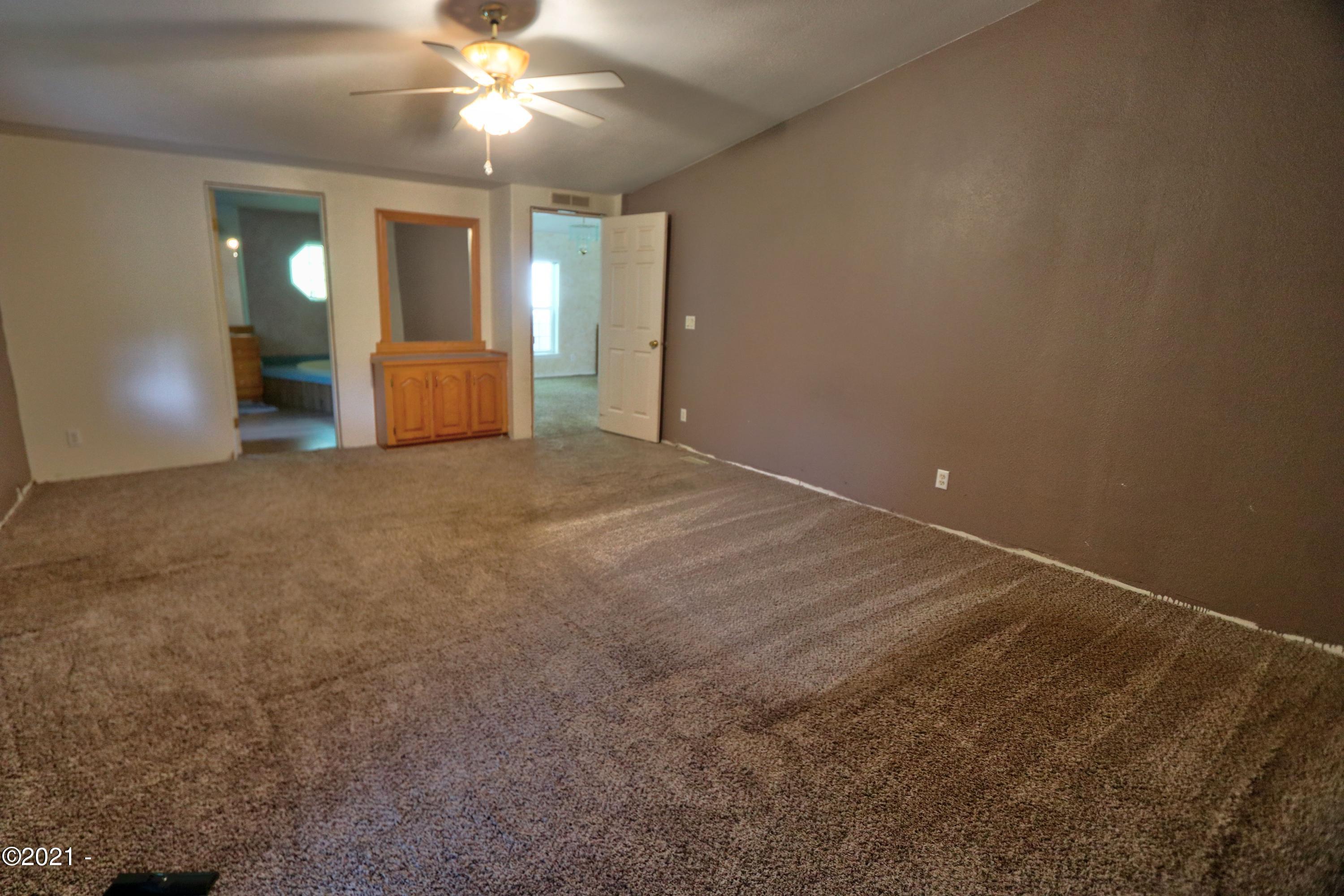 391 Sams Creek Road Logsden, OR 97357 - Photo 21 of 37 huge master