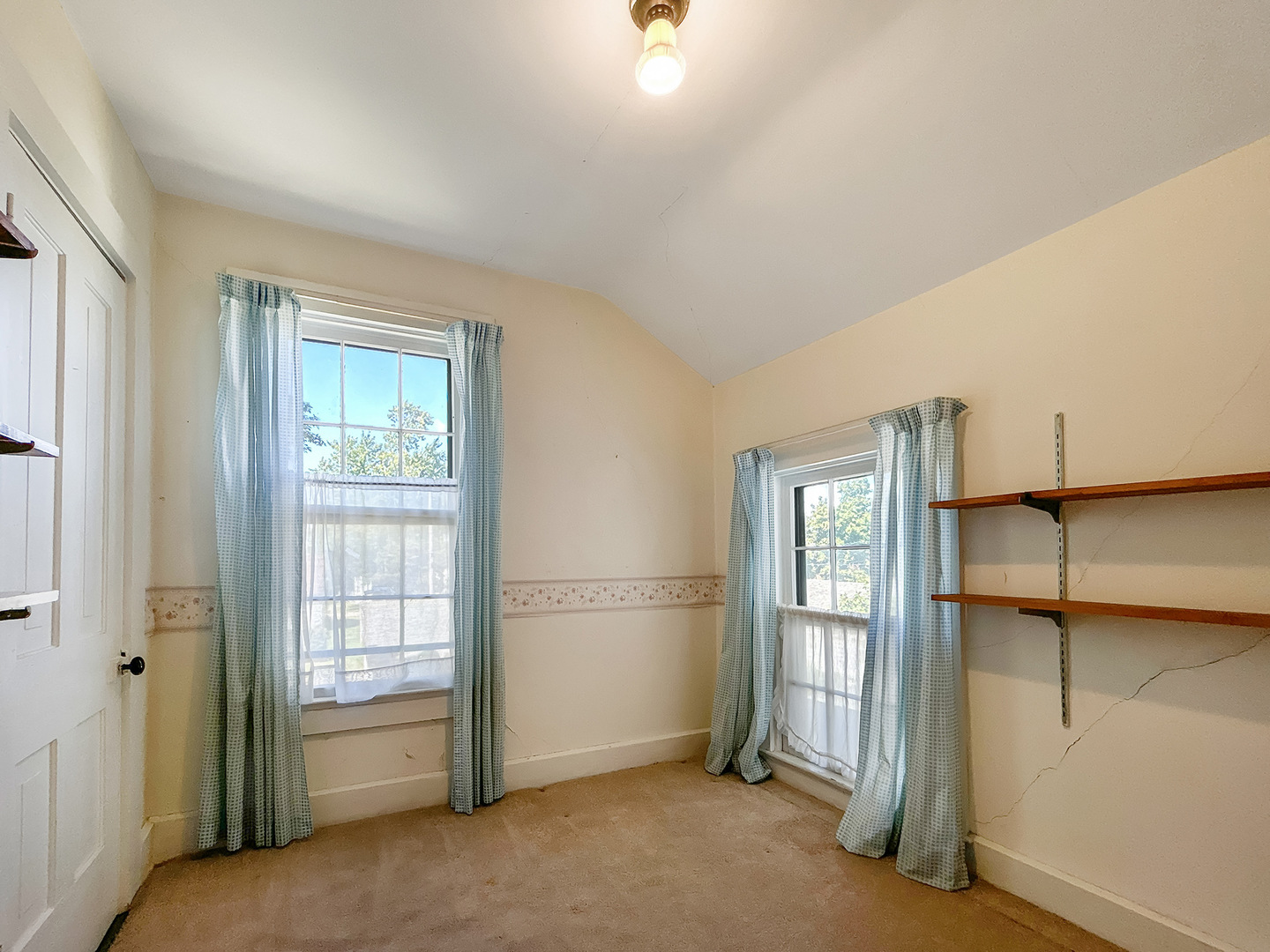 20 South Church Street Princeton, IL 61356 - Photo 12 of 17 an empty room with windows