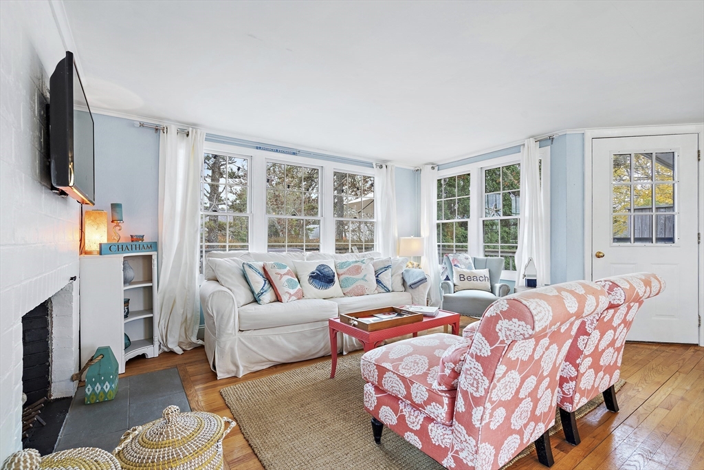 37 Glendon Way Chatham, MA 02659 - Photo 4 of 39