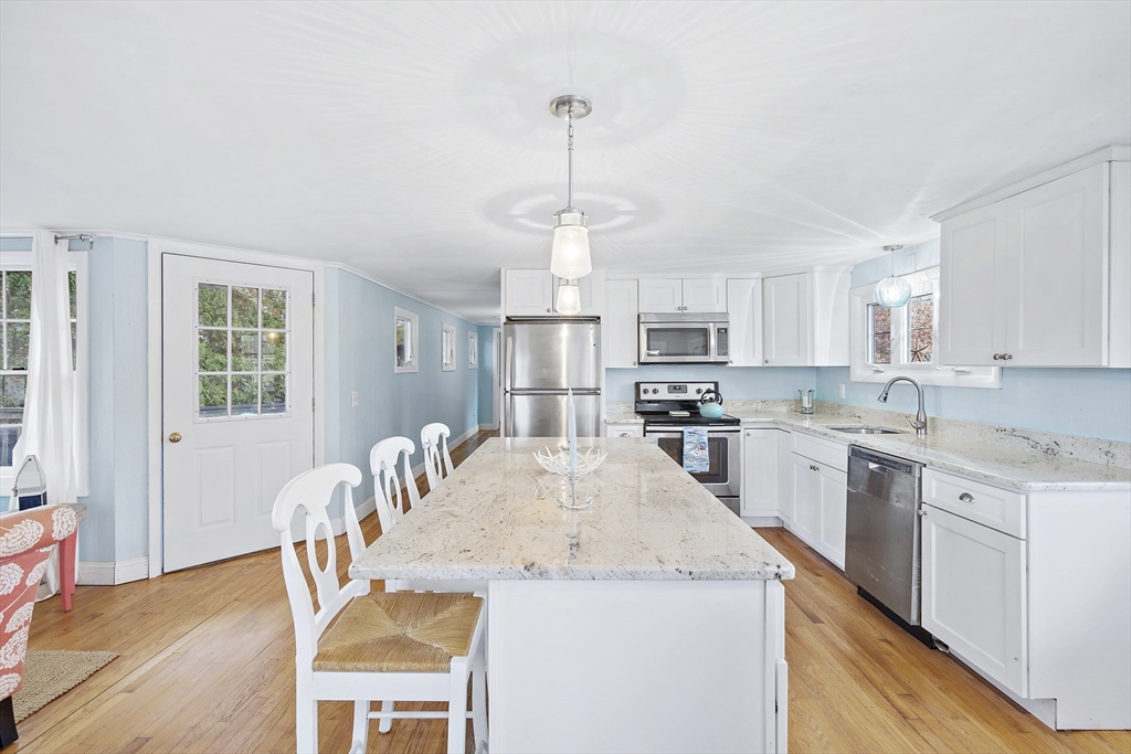 37 Glendon Way Chatham, MA 02659 - Photo 8 of 39