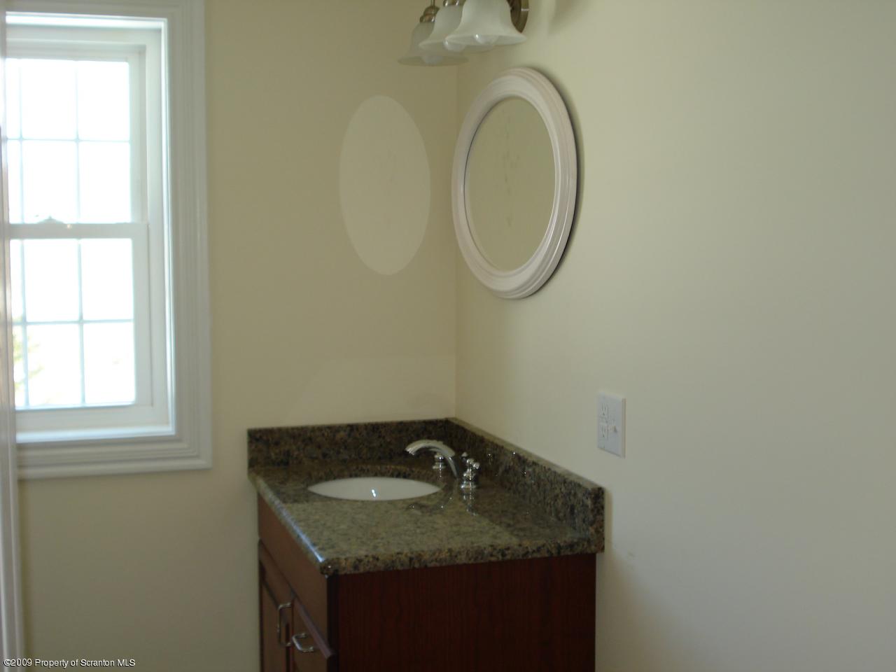 Hahn Road Moscow, PA 18444 - Photo 8 of 12 Gallery Image 8