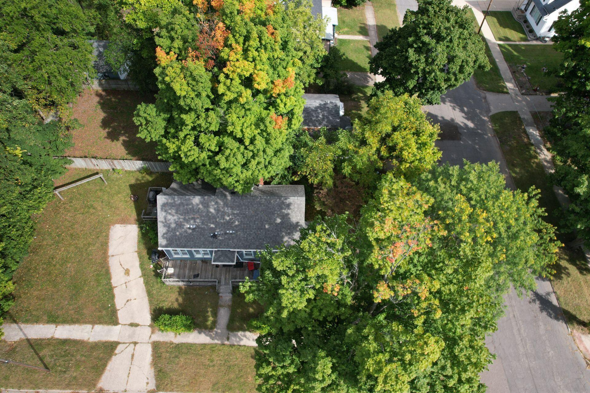 602 Walnut Street Three Rivers, MI 49093 - Photo 3 of 10 3