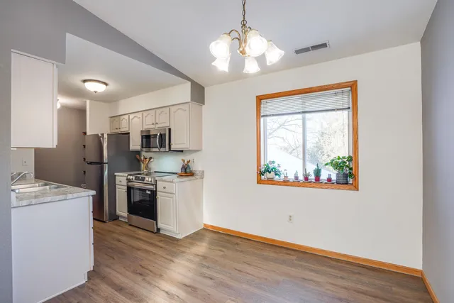 $237,900 | 435 Bowlavard Avenue, Unit 7, Belleville, WI 53508