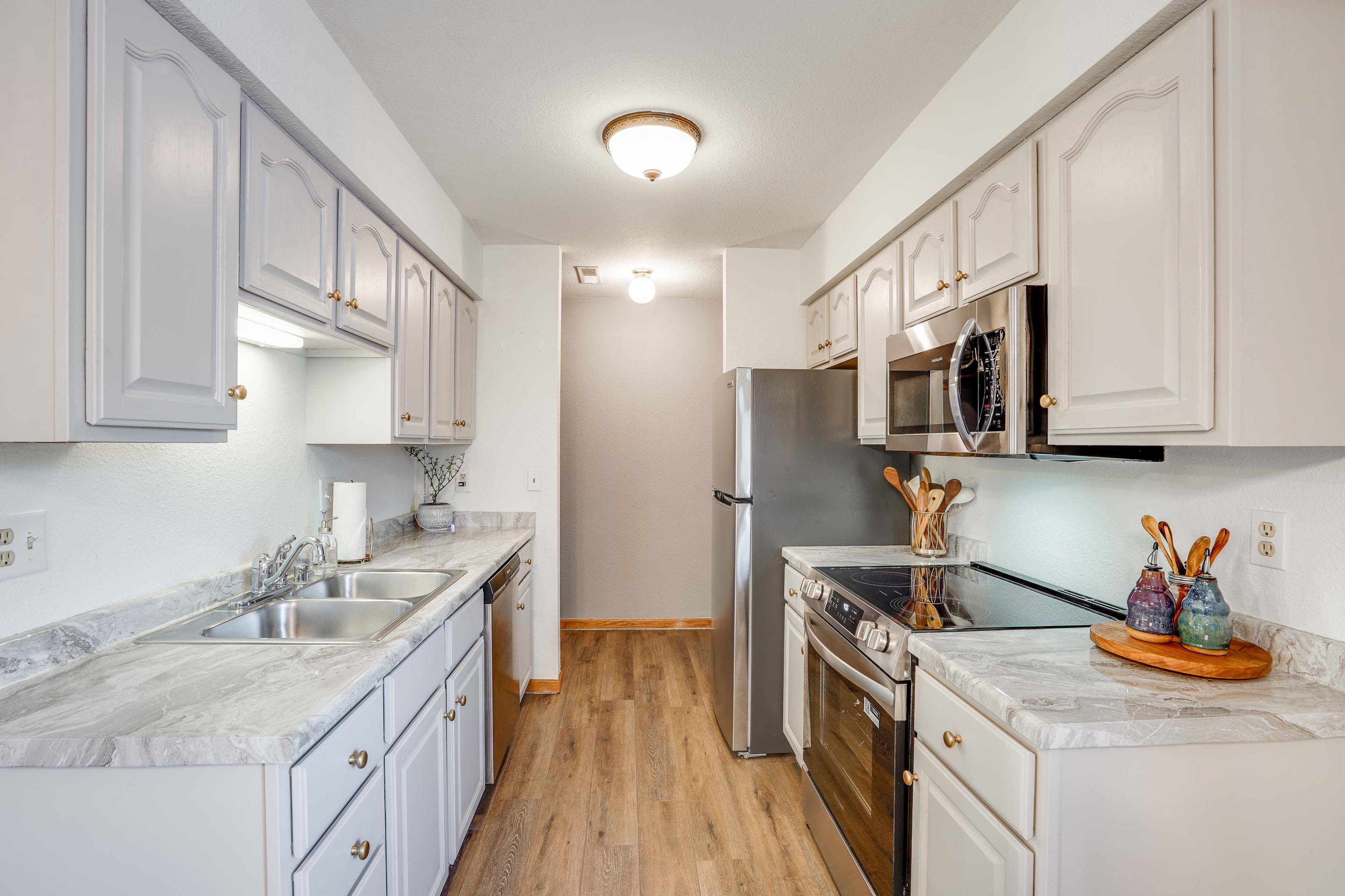 435 Bowlavard Avenue, Unit 7 Belleville, WI 53508 - Photo 15 of 40