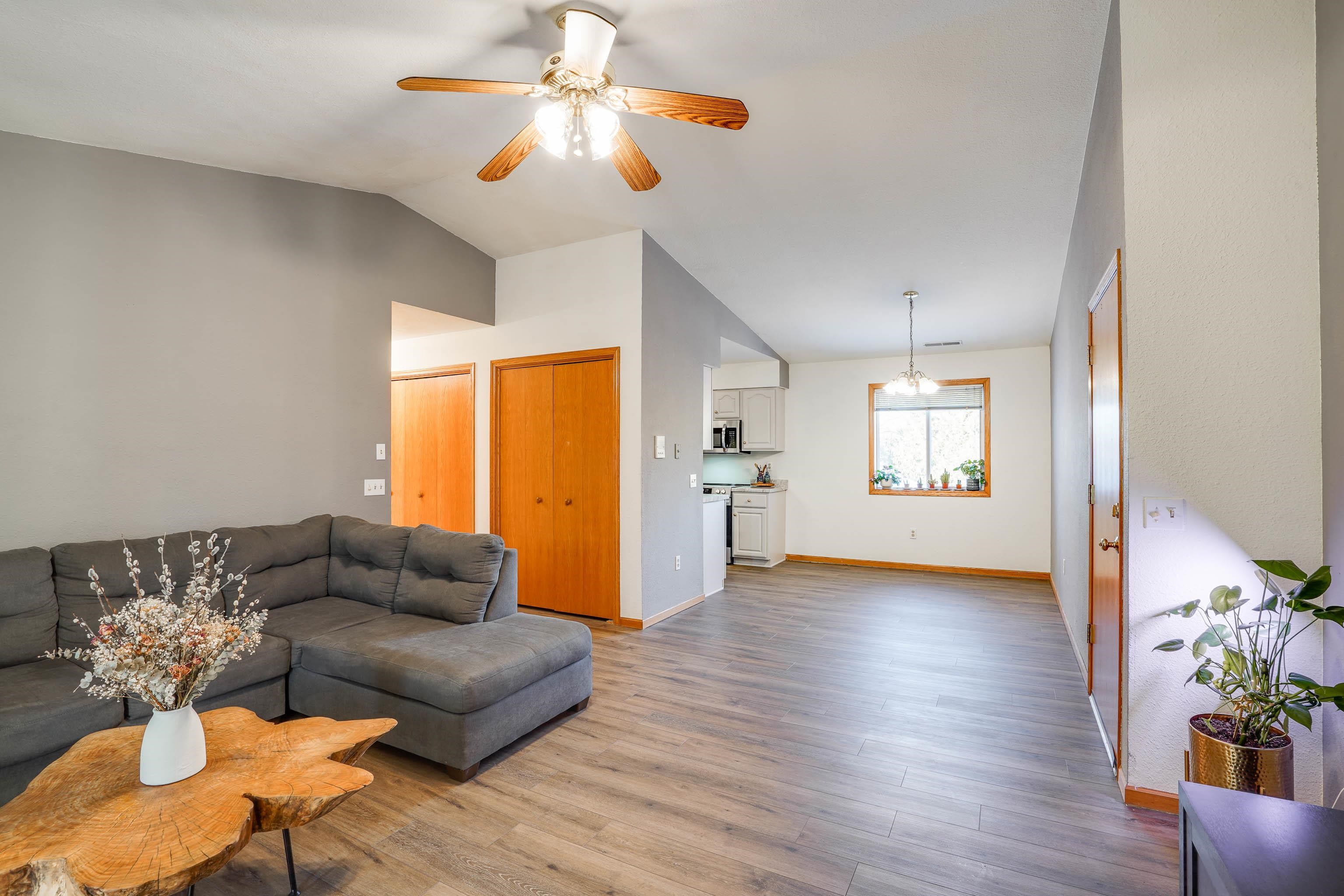 435 Bowlavard Avenue, Unit 7 Belleville, WI 53508 - Photo 7 of 40