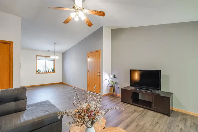 $237,900 | 435 Bowlavard Avenue, Unit 7, Belleville, WI 53508