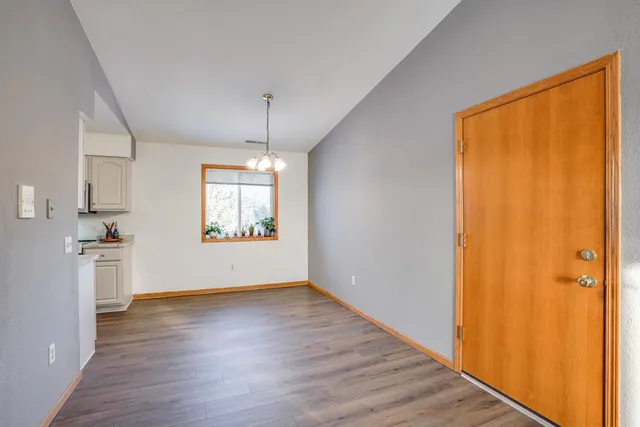 $237,900 | 435 Bowlavard Avenue, Unit 7, Belleville, WI 53508