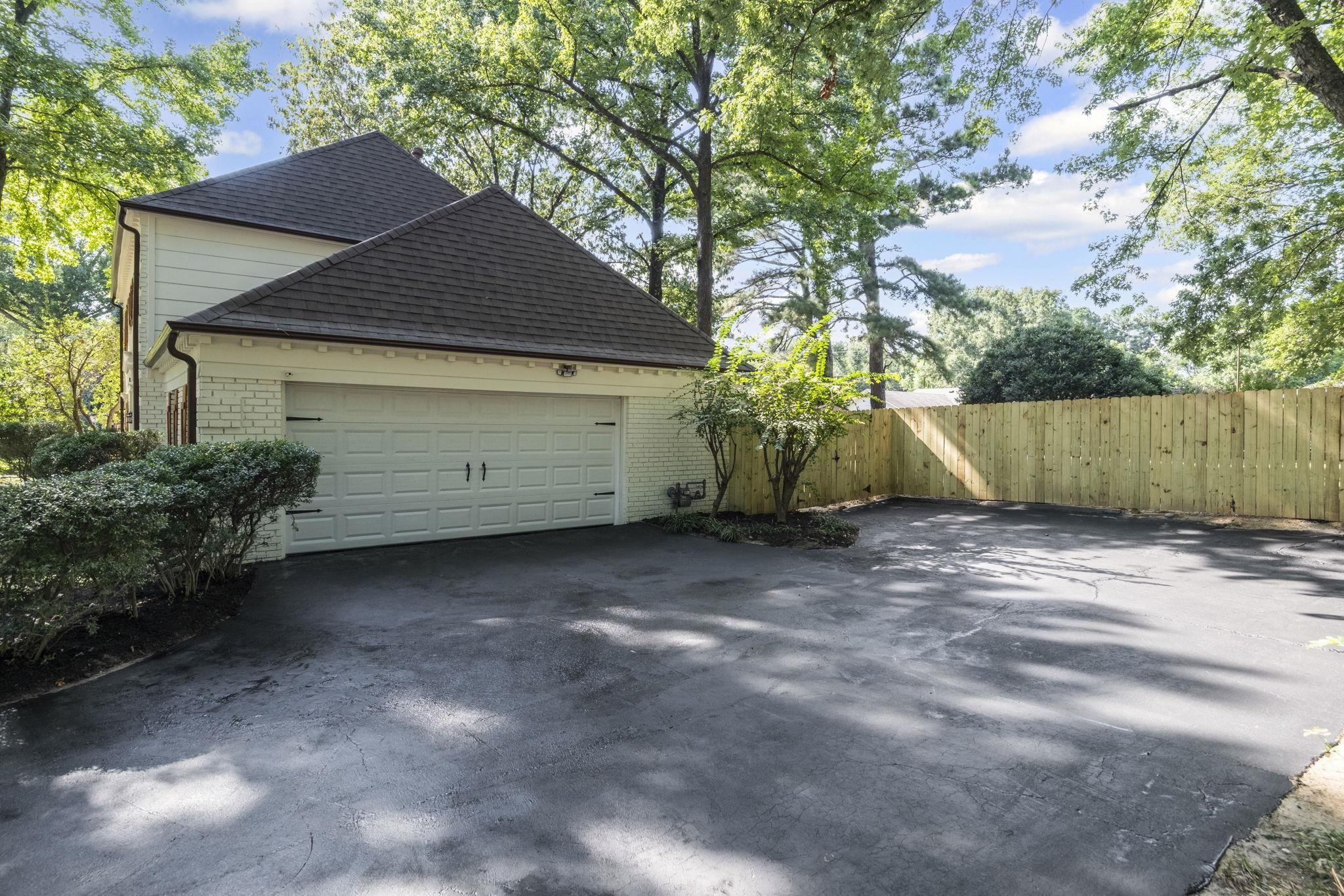 7086 McVay Road Germantown, TN 38138 - Photo 27 of 40 Lots of parking space