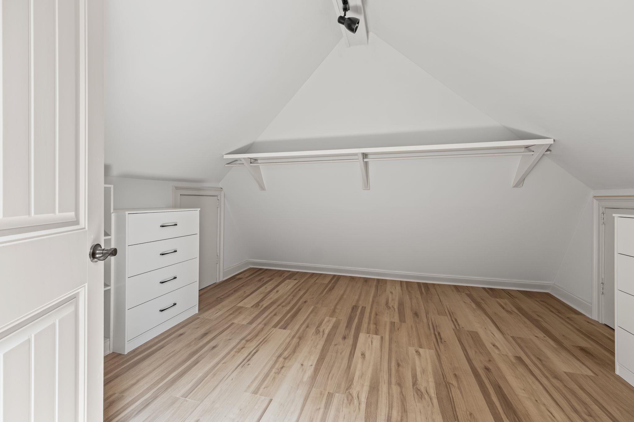 7086 McVay Road Germantown, TN 38138 - Photo 32 of 40 View into huge closet from office