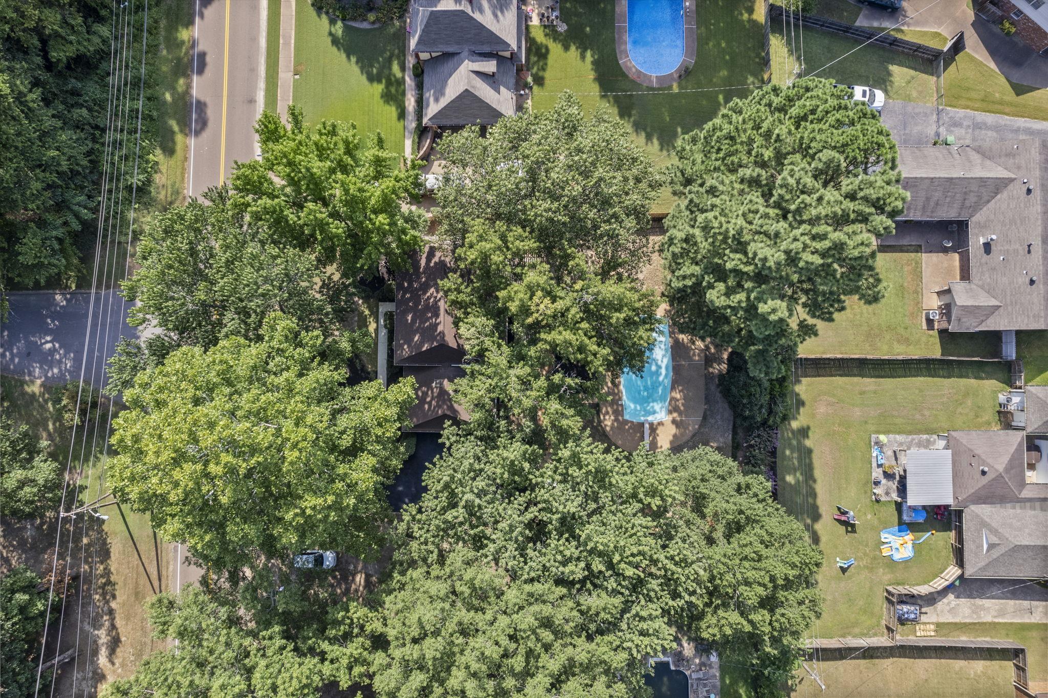 7086 McVay Road Germantown, TN 38138 - Photo 36 of 40 an aerial view of multiple house