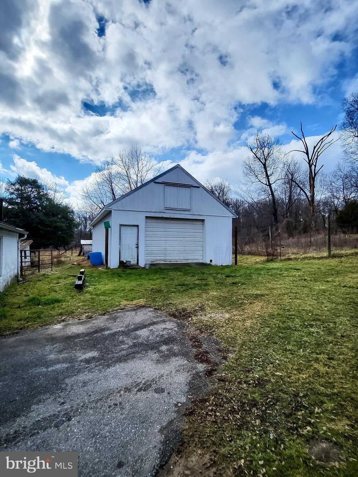11625 Frederick Road Ellicott City, MD 21042 - Photo 3 of 3 Large garage workshop