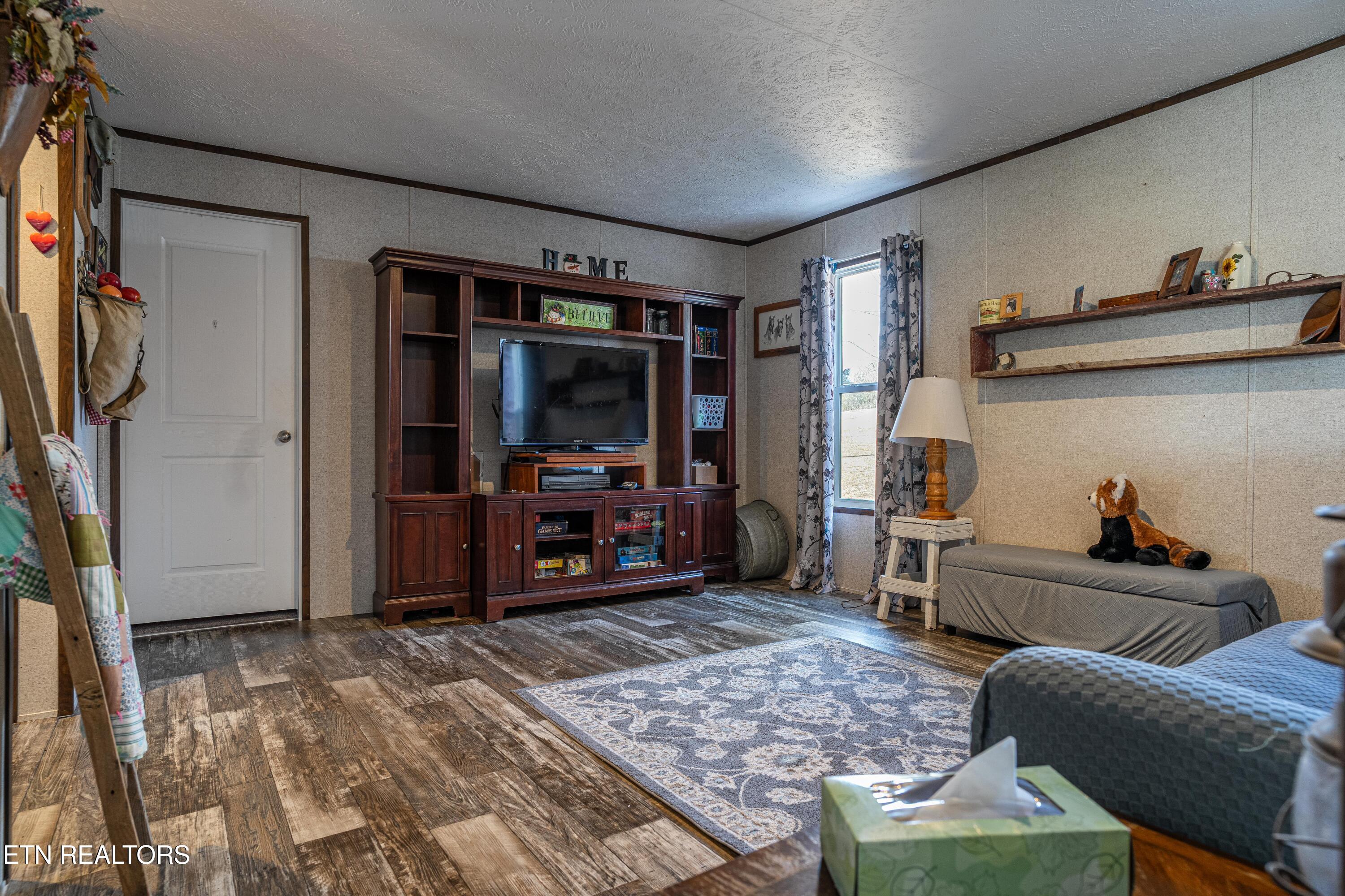 134 Jarnigan Chapel Road Clinton, TN 37716 - Photo 7 of 23 DSC00478-Edit