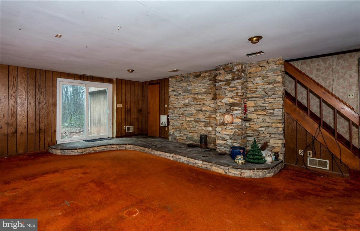 211 Mountain View Circle Denver, PA 17517 - Photo 23 of 31 an empty room with windows