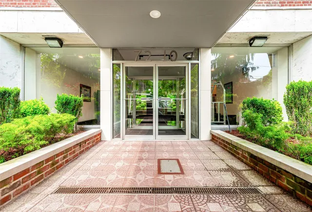 $429,000 | 72-10 112th Street, Unit 5B | Forest Hills