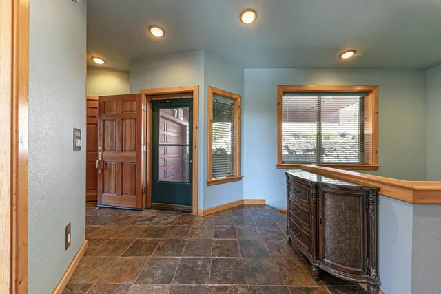 $1,129,000 | 10310 Martis Street, Truckee, CA 96161