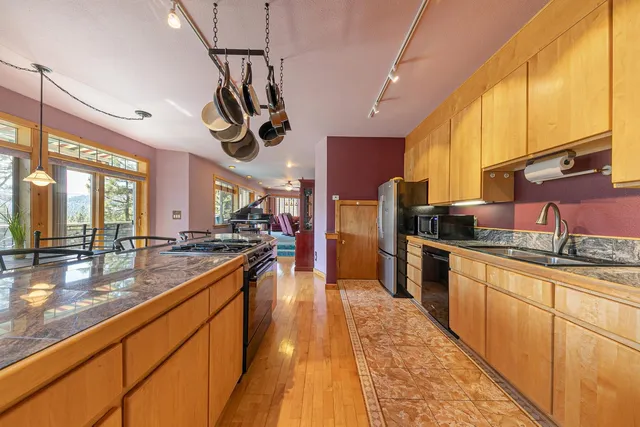 $1,129,000 | 10310 Martis Street, Truckee, CA 96161