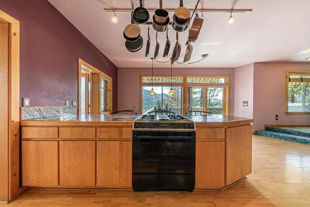 $1,129,000 | 10310 Martis Street, Truckee, CA 96161