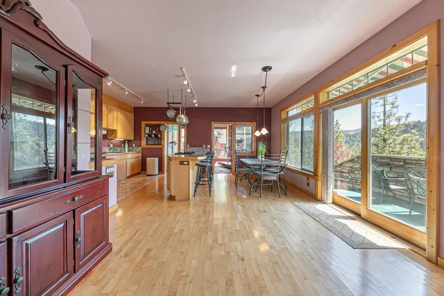 $1,129,000 | 10310 Martis Street, Truckee, CA 96161