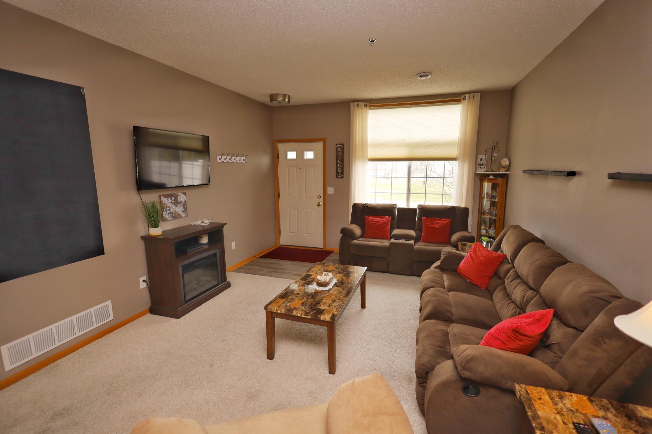 6315 28th Avenue Northwest Rochester, MN 55901 - Photo 3 of 20