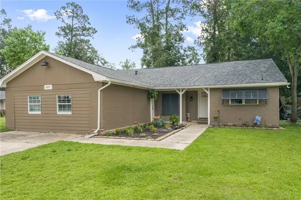 $225,900 | 224 East Queens Drive, Slidell, LA 70458
