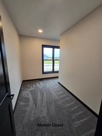 $899,900 | S64-w22860 Garrett Drive, Waukesha, WI 53189