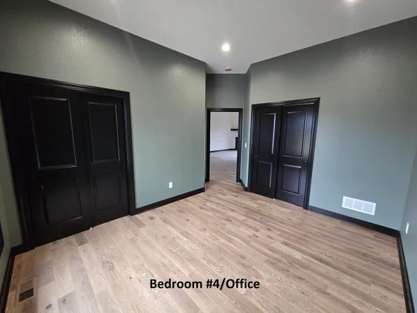 $899,900 | S64-w22860 Garrett Drive, Waukesha, WI 53189