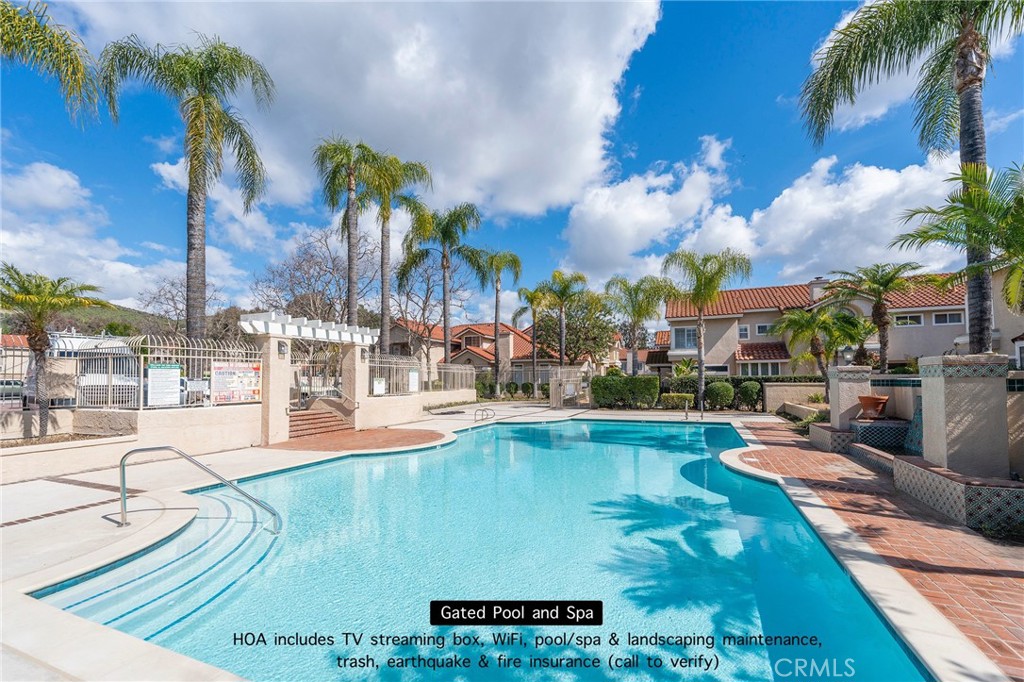 Huge Gated Pool/Spa area