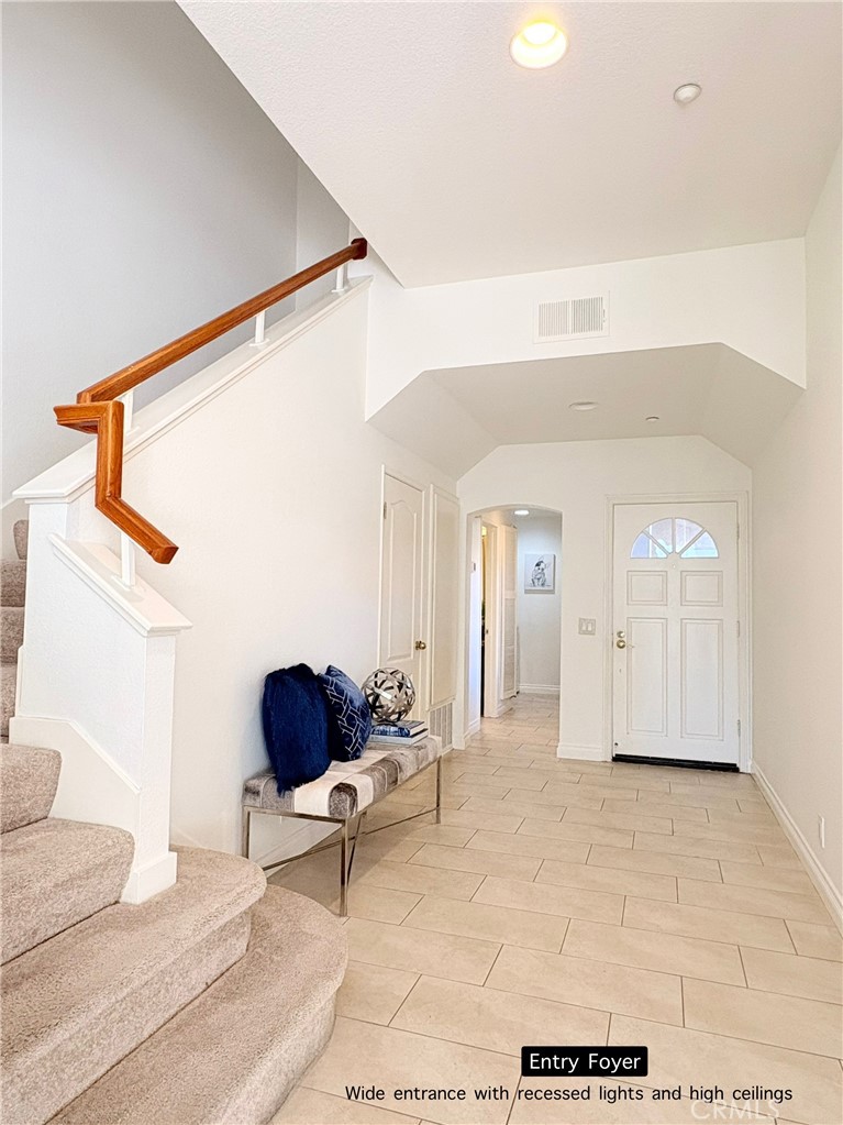 620 Ivywood Lane, Unit F Simi Valley, CA 93065 - Photo 21 of 40 Entry & cascading stairs