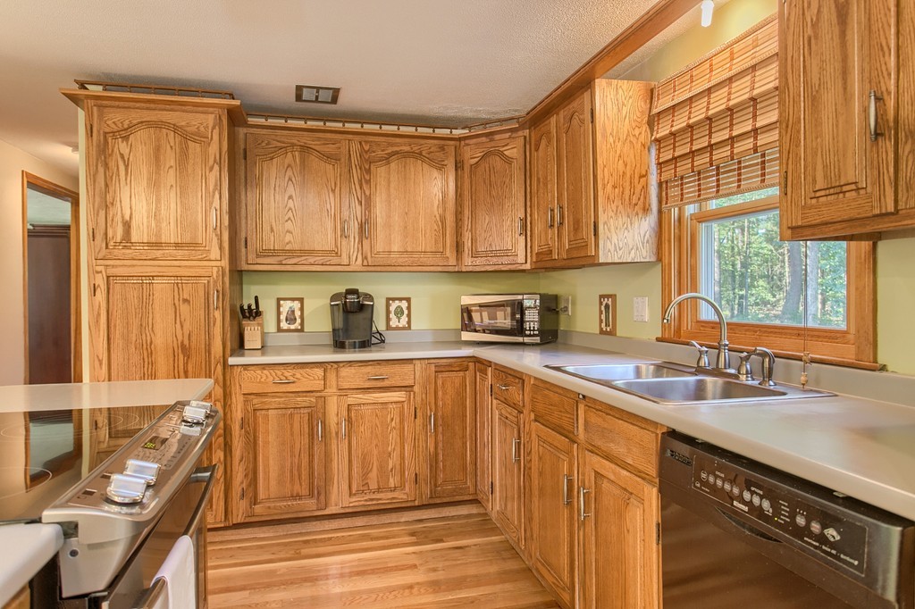 53 Connolly Road Billerica, MA 01821 - Photo 11 of 28 Gallery Image 11