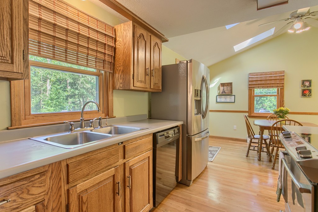 53 Connolly Road Billerica, MA 01821 - Photo 12 of 28 Gallery Image 12