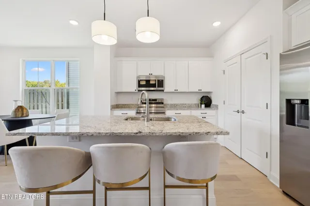 $319,405 | 8446 Whisper Lane, Powell, TN 37849