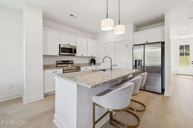 $319,405 | 8446 Whisper Lane, Powell, TN 37849