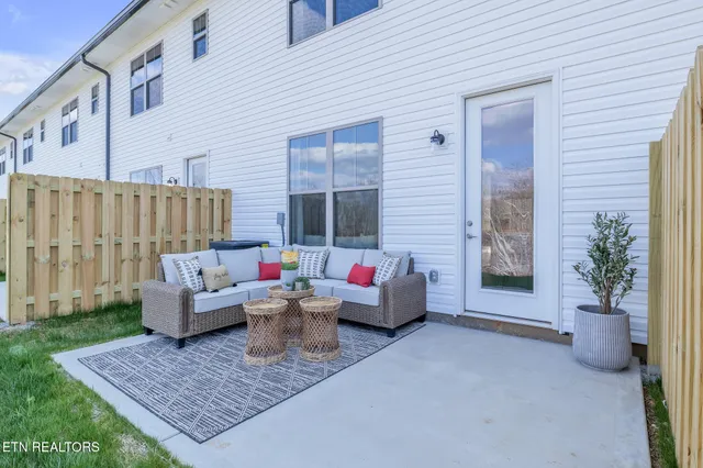 $319,405 | 8446 Whisper Lane, Powell, TN 37849