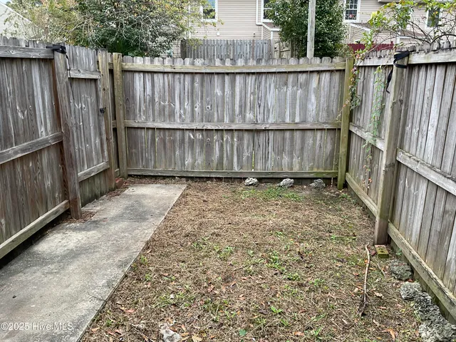 $1,050 | 120 King George Court, Jacksonville, NC 28546