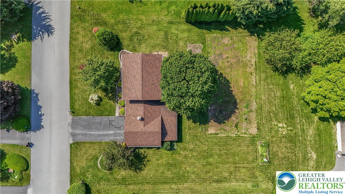 693 Lexington Road Nazareth, PA 18064 - Photo 11 of 35 Gallery Image 11