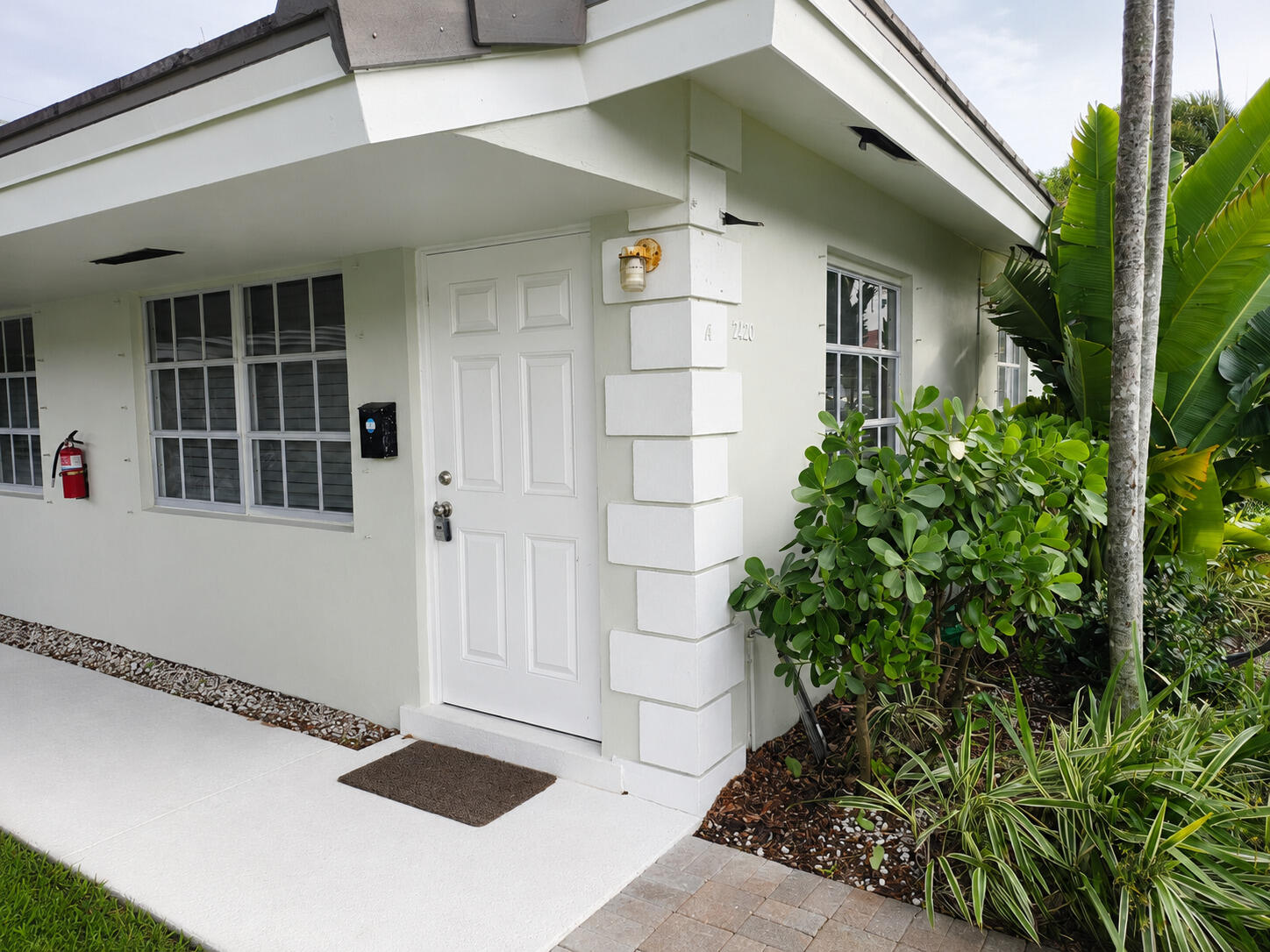 2120 Northeast 41st Street, Unit A Lighthouse Point, FL 33064 - Photo 2 of 13 file_000000008538722fb187962c02a1b0d1