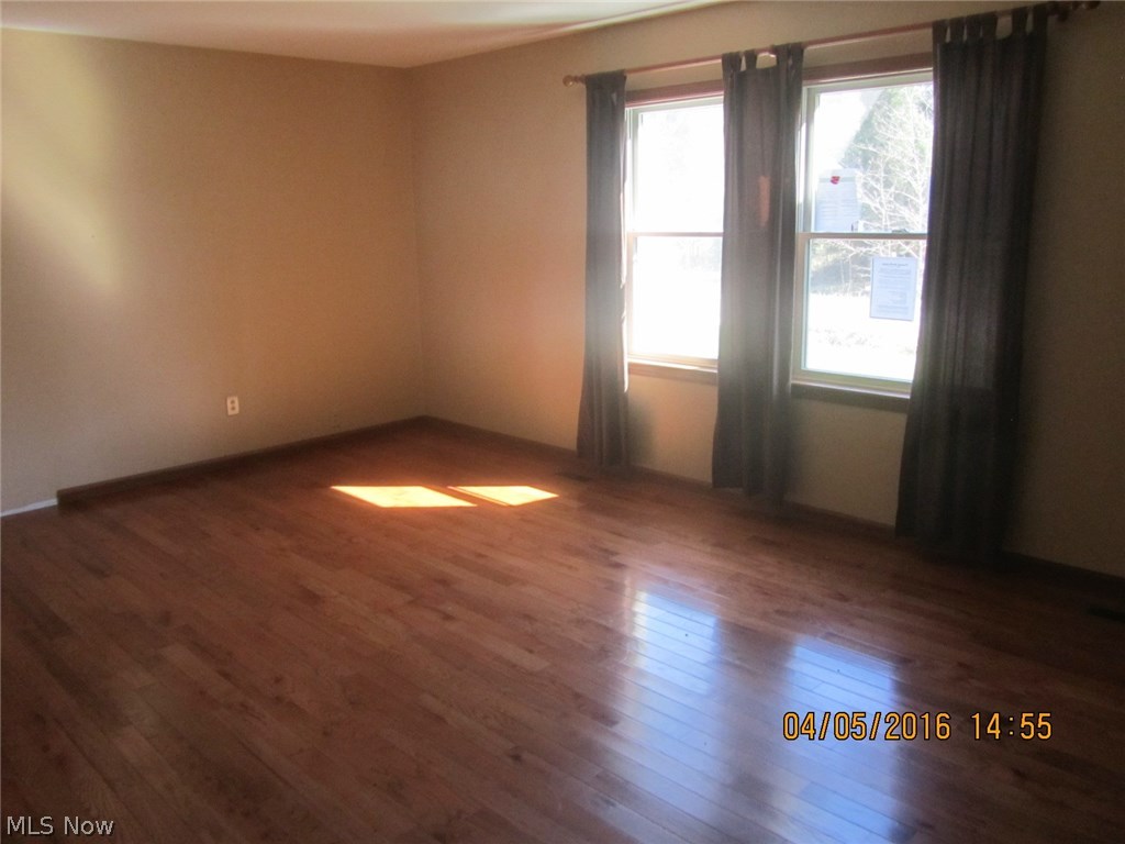 622 Shinn Lane Ripley, WV 25271 - Photo 2 of 19 Living Room view 1