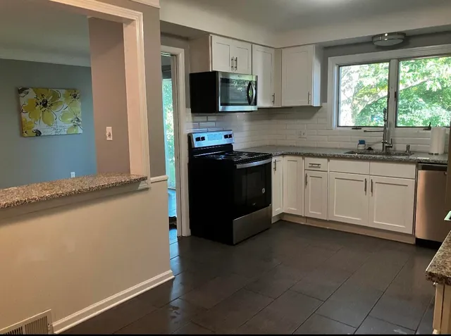 $385,000 | 14430 Shadywood Court, Plymouth, MI 48170