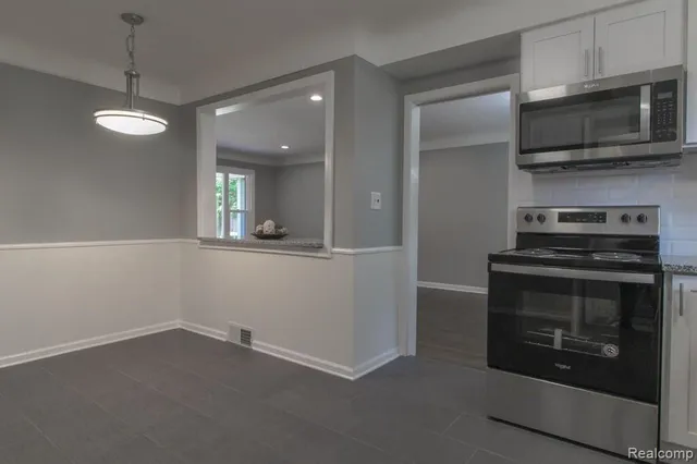 $385,000 | 14430 Shadywood Court, Plymouth, MI 48170