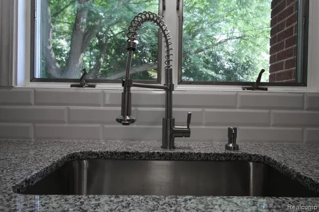 $385,000 | 14430 Shadywood Court, Plymouth, MI 48170