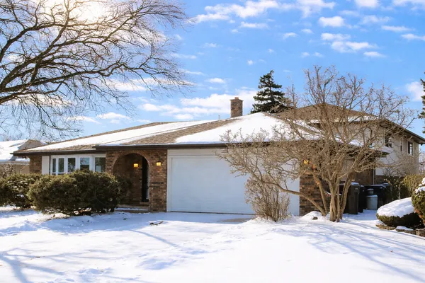 $525,000 | 15606 Hollyhock Court, Orland Park, IL 60462